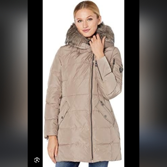 Vince Camuto Jackets & Blazers - Vince Camuto Beige Puffer Jacket with Hood Attached.